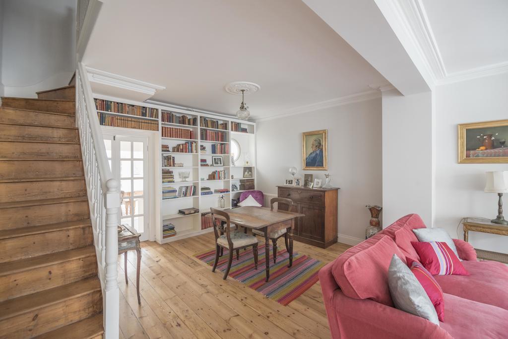Traditional Home In Kew Gardens By Underthedoormat リッチモンド エクステリア 写真
