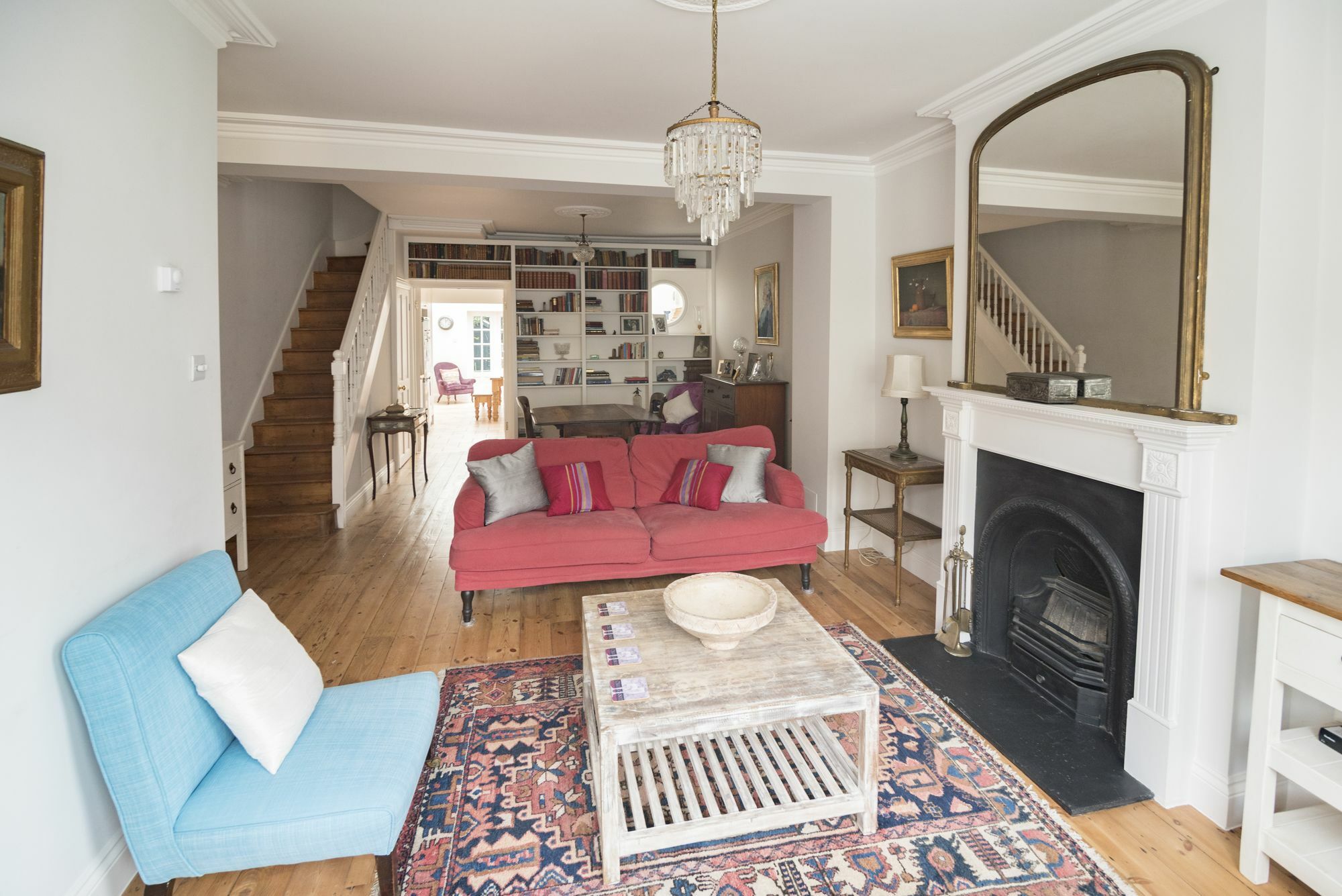 Traditional Home In Kew Gardens By Underthedoormat リッチモンド エクステリア 写真