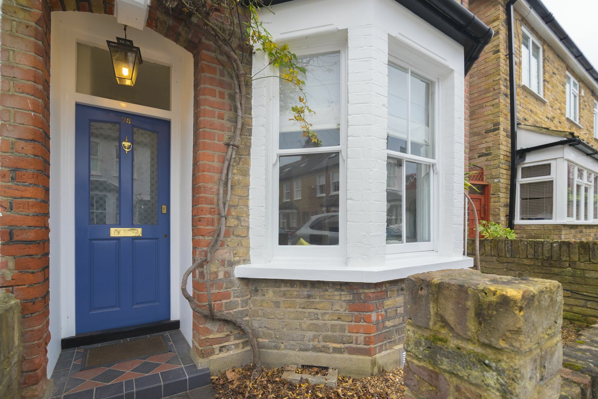 Traditional Home In Kew Gardens By Underthedoormat リッチモンド エクステリア 写真